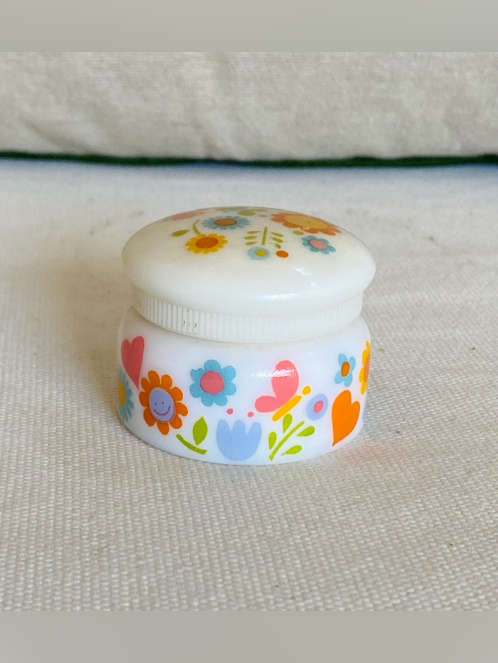 Vintage Avon Flower Talk Cream Sachet .66 oz Hippie 1970s Milk Glass Jar